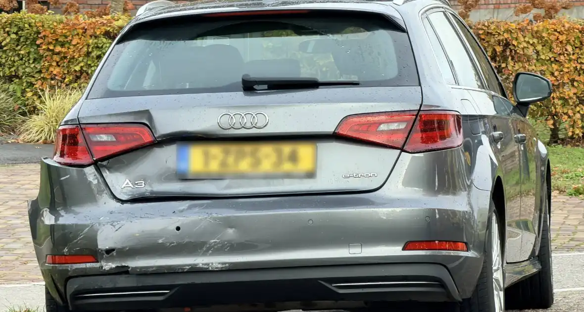 Auto in ongeval betrokken tijdens inhalen - Foto 3