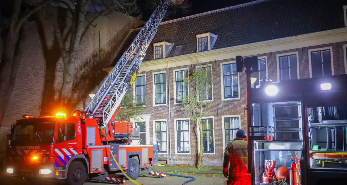 grote brand in Amsterdam vereist massale inzet brandweer - Foto 5