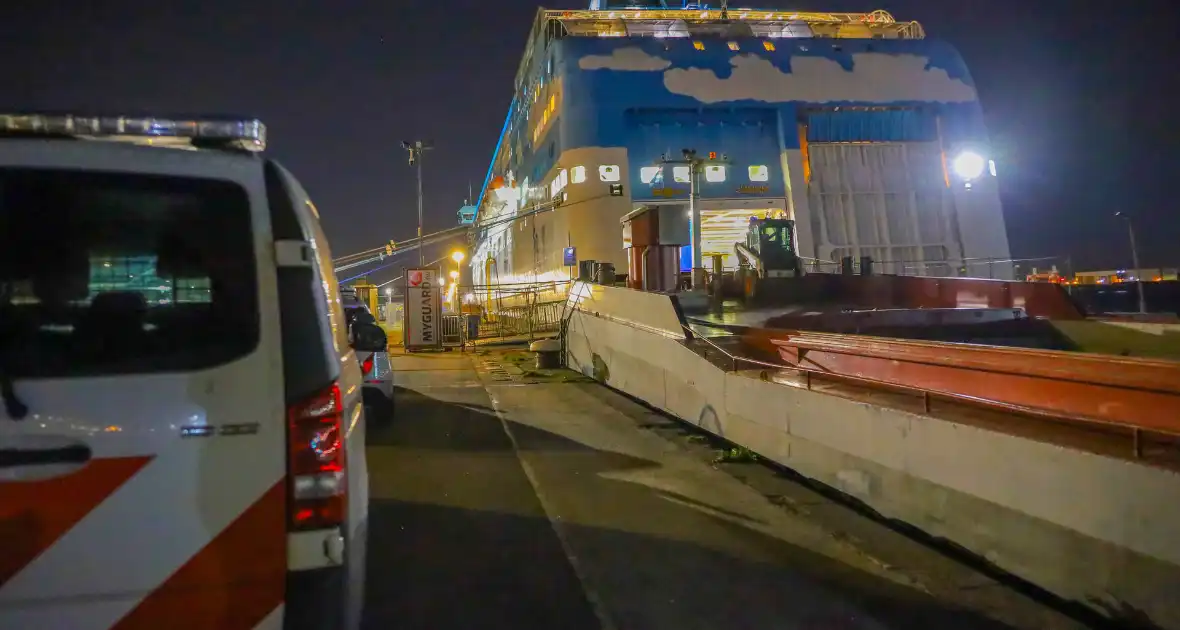 Steekpartij leidt tot aanhouding en gewonde - Foto 1