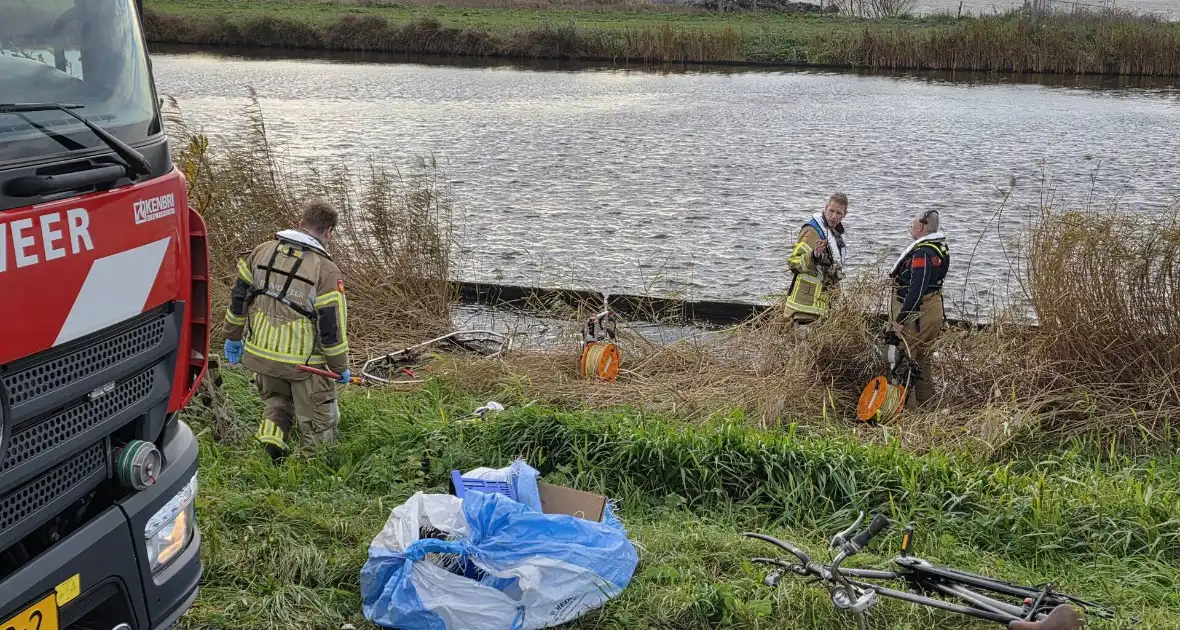 Grote zoekactie na melding te water - Foto 8