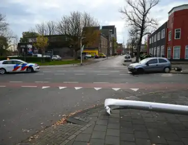 Lantaarnpaal zwaar beschadigd