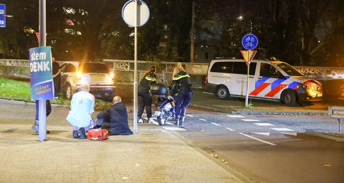 Bromfietser gewond na aanrijding op rotonde