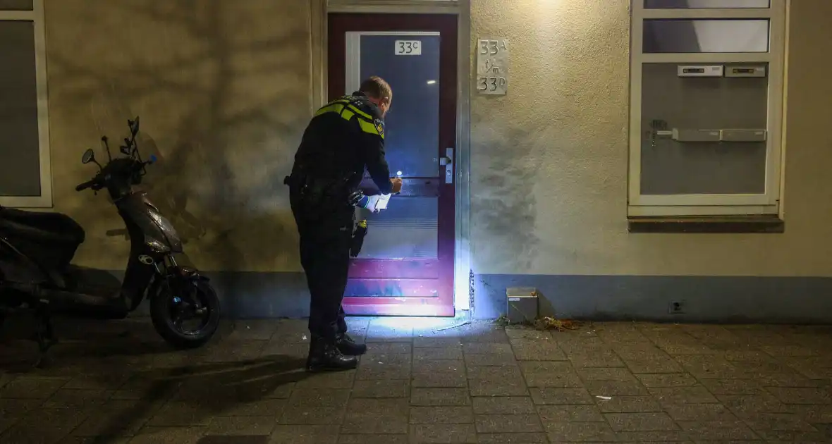 Explosie bij portiek mogelijk wraakactie - Foto 11