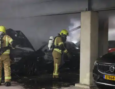 Industriebrand verwoest voertuigen in garage
