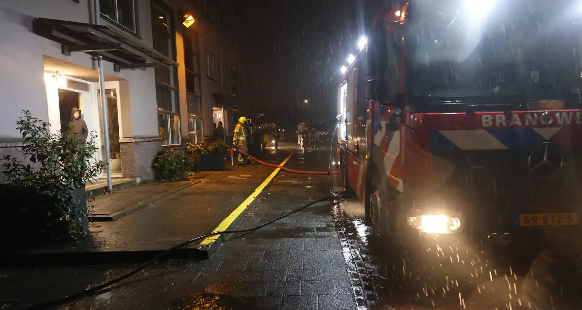 Industriebrand verwoest voertuigen in garage - Foto 8