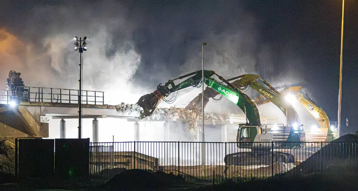 Sloop van viaduct Slagmolen over rijksweg