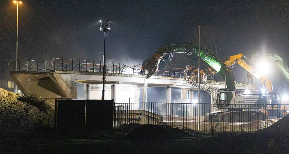 Sloop van viaduct Slagmolen over rijksweg - Foto 2