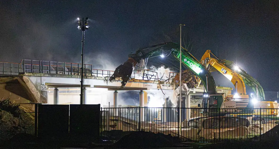 Sloop van viaduct Slagmolen over rijksweg - Foto 3