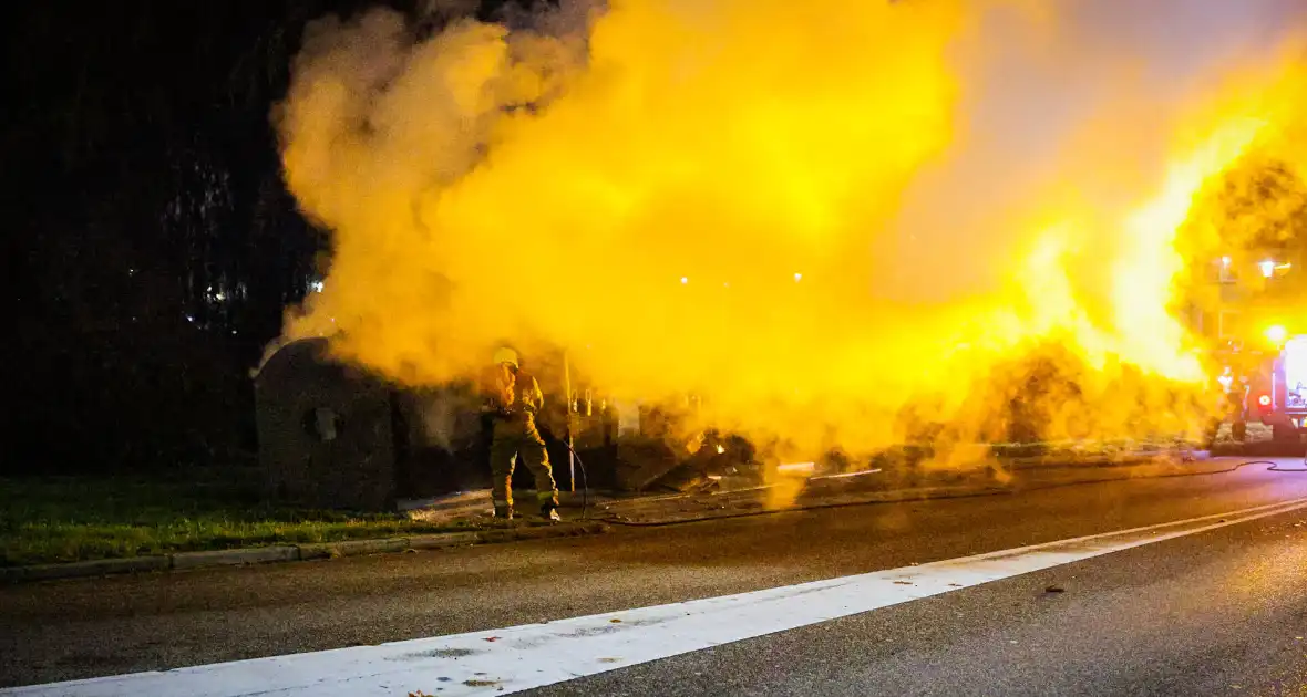 Brand in kledingcontainer veroorzaakt rookwolken - Foto 5