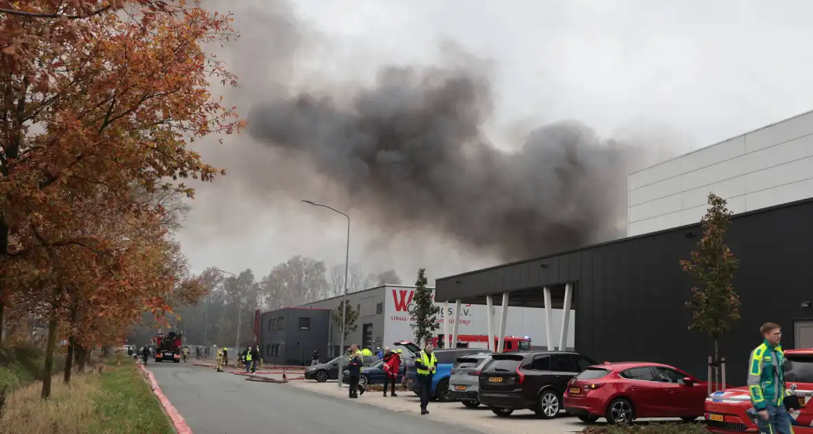 Grote brand in coatingsbedrijf veroorzaakt rookontwikkeling - Foto 2