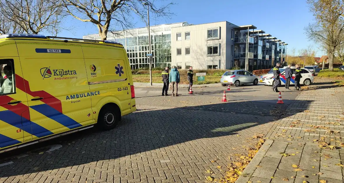 Fiets en auto beschadigd na botsing