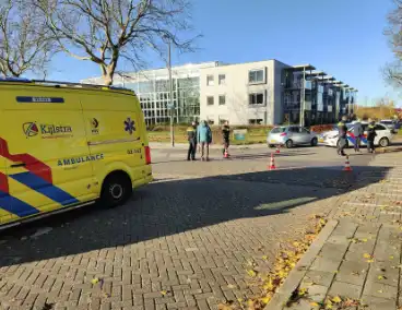 Fiets en auto beschadigd na botsing