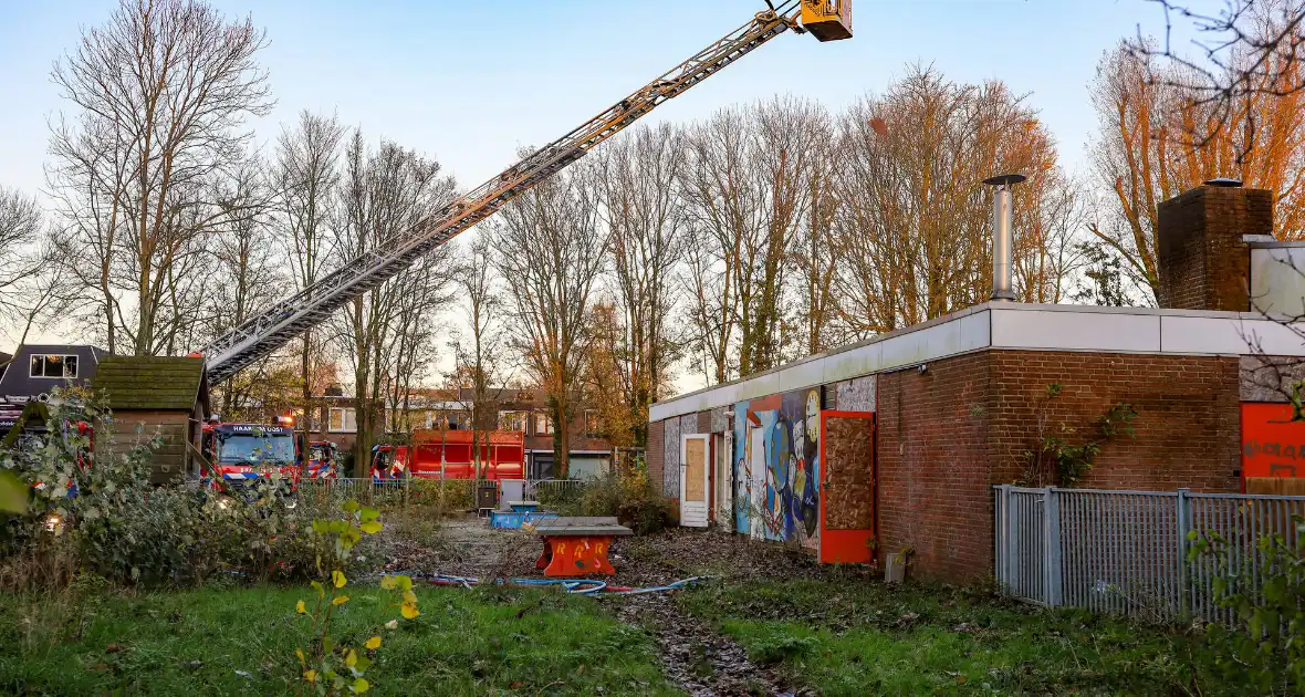 Brand in school leidt tot grote hulpverleningsactie - Foto 5