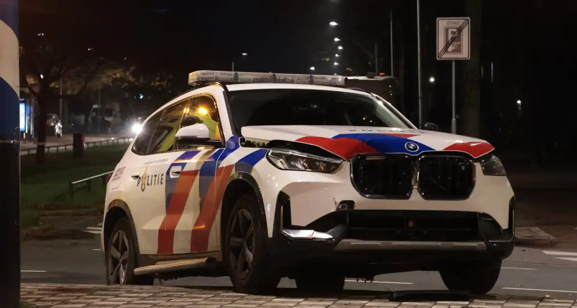 ongeval tussen politievoertuig en auto - Foto 11