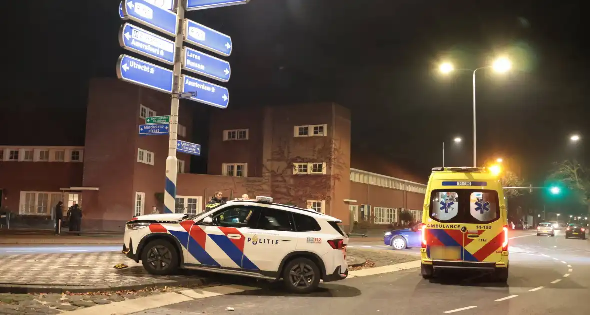 ongeval tussen politievoertuig en auto - Foto 3