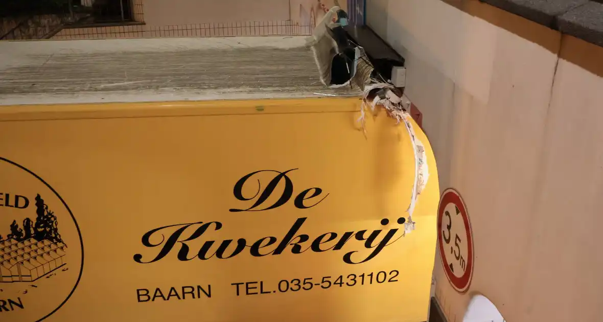 Vrachtwagen vast in tunnel, bestuurder gewond - Foto 10