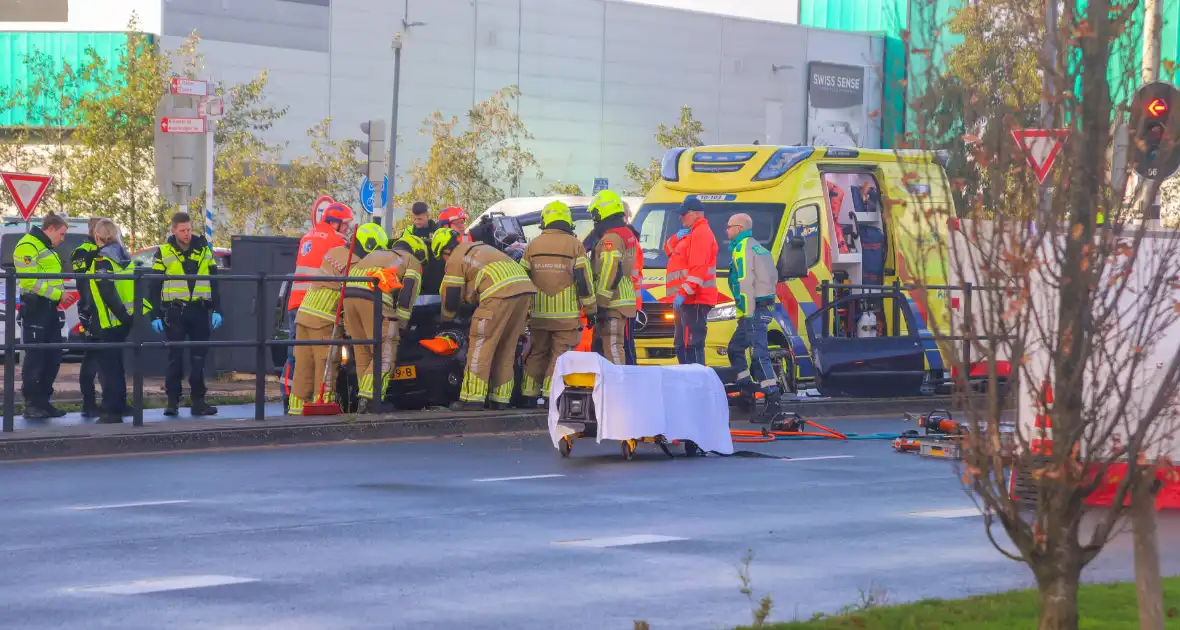 Bestuurder bekneld na ongeval