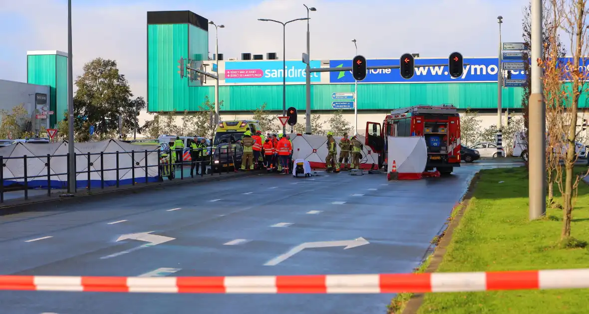 Bestuurder bekneld na ongeval - Foto 1