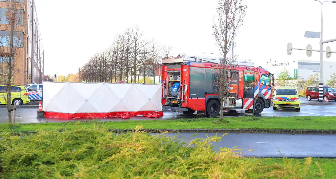 Bestuurder bekneld na ongeval - Foto 4
