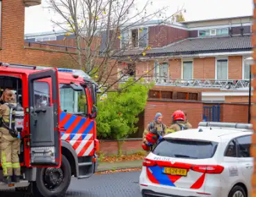 Vrouw en konijnen gered uit woningbrand