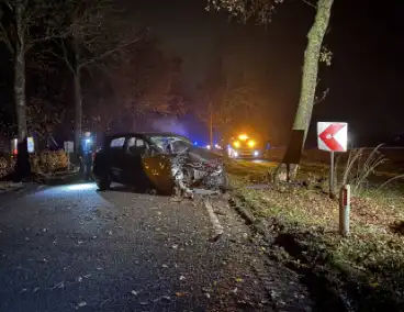 Bestuurder gewond na eenzijdige aanrijding