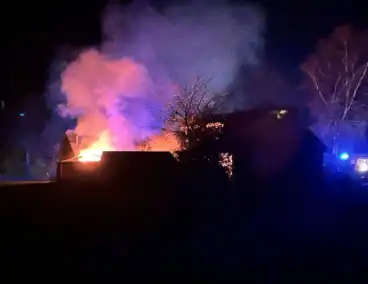 Brandweer voorkomt overslag naar woning