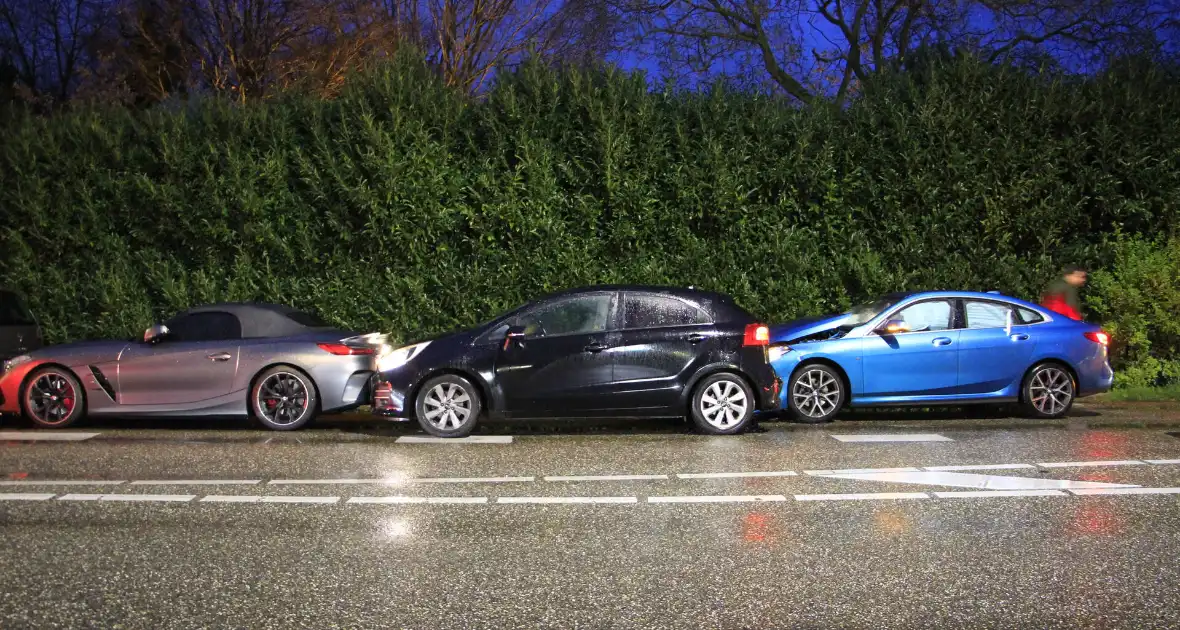 Kettingbotsing met vier voertuigen zonder gewonden - Foto 11