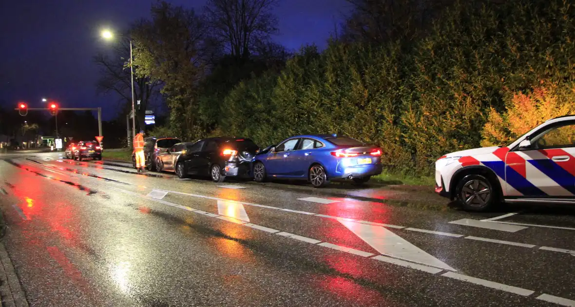 Kettingbotsing met vier voertuigen zonder gewonden - Foto 4