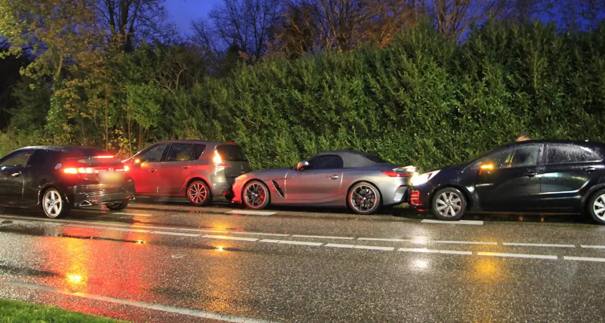 Kettingbotsing met vier voertuigen zonder gewonden - Foto 9