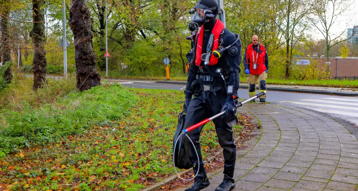 Brandweer redt zwaan met vermoedelijke vogelgriep - Foto 2