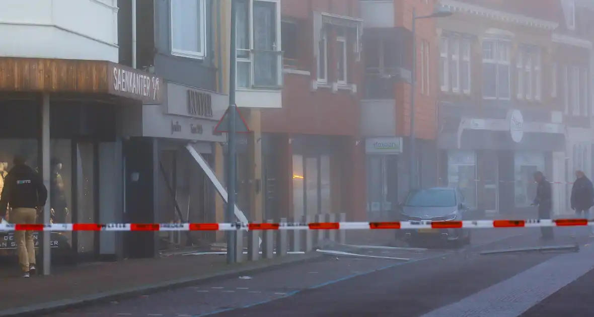 Explosie bij juwelier leidt tot gewonden - Foto 3