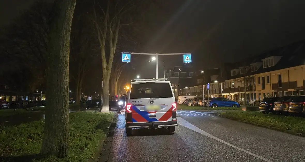 Kop-staart botsing bij zebrapad - Foto 14