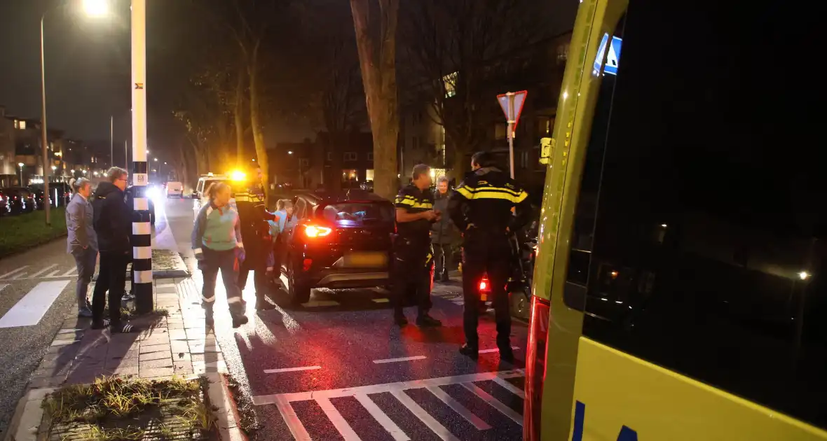 Kop-staart botsing bij zebrapad - Foto 2