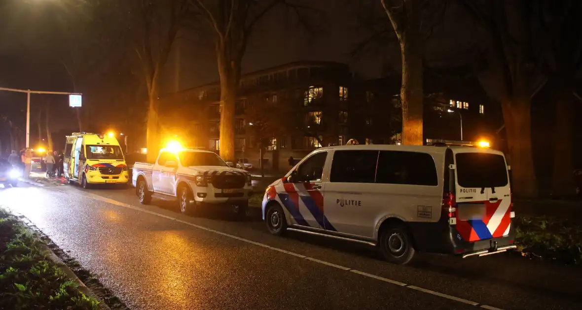 Kop-staart botsing bij zebrapad - Foto 3