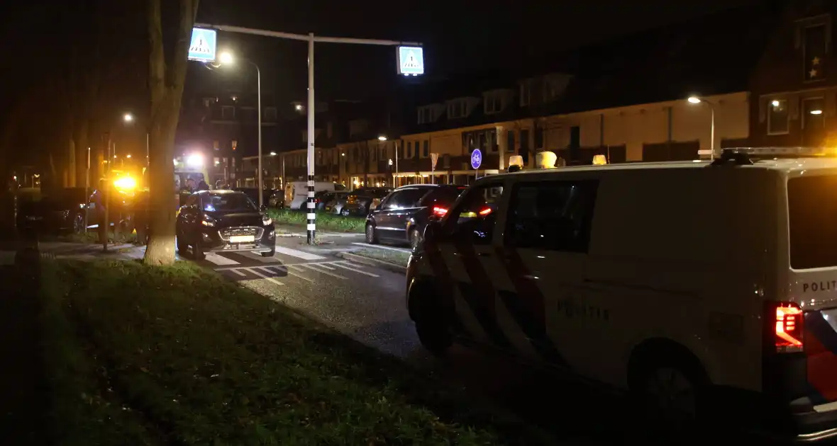 Kop-staart botsing bij zebrapad - Foto 6