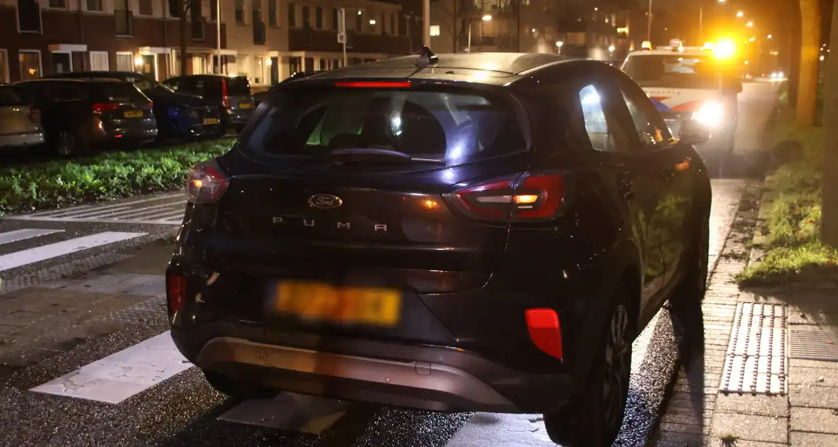 Kop-staart botsing bij zebrapad - Foto 9