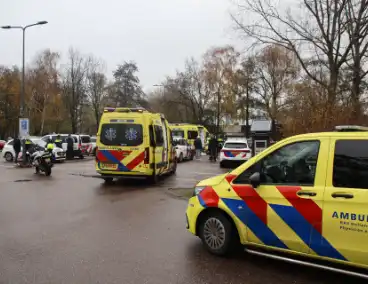 Steekincident tussen rijinstructeurs op parkeerplaats