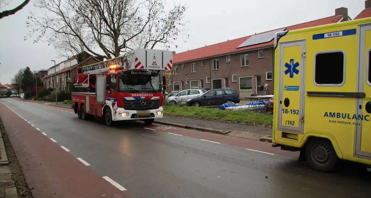 Hulpdiensten in actie bij woning vol afval - Foto 3