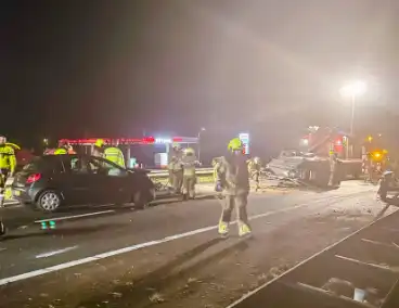Verkeersongeval leidt tot volle inzet brandweer