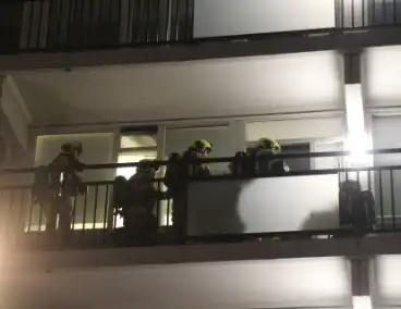 Brand in flatwoning leidt tot snelle hulpverlening