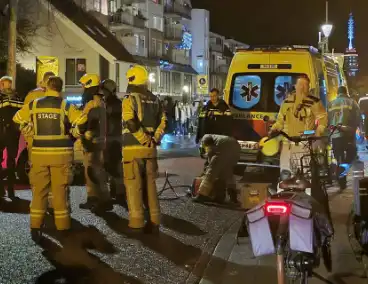 Snelle actie redt kind onder voertuig