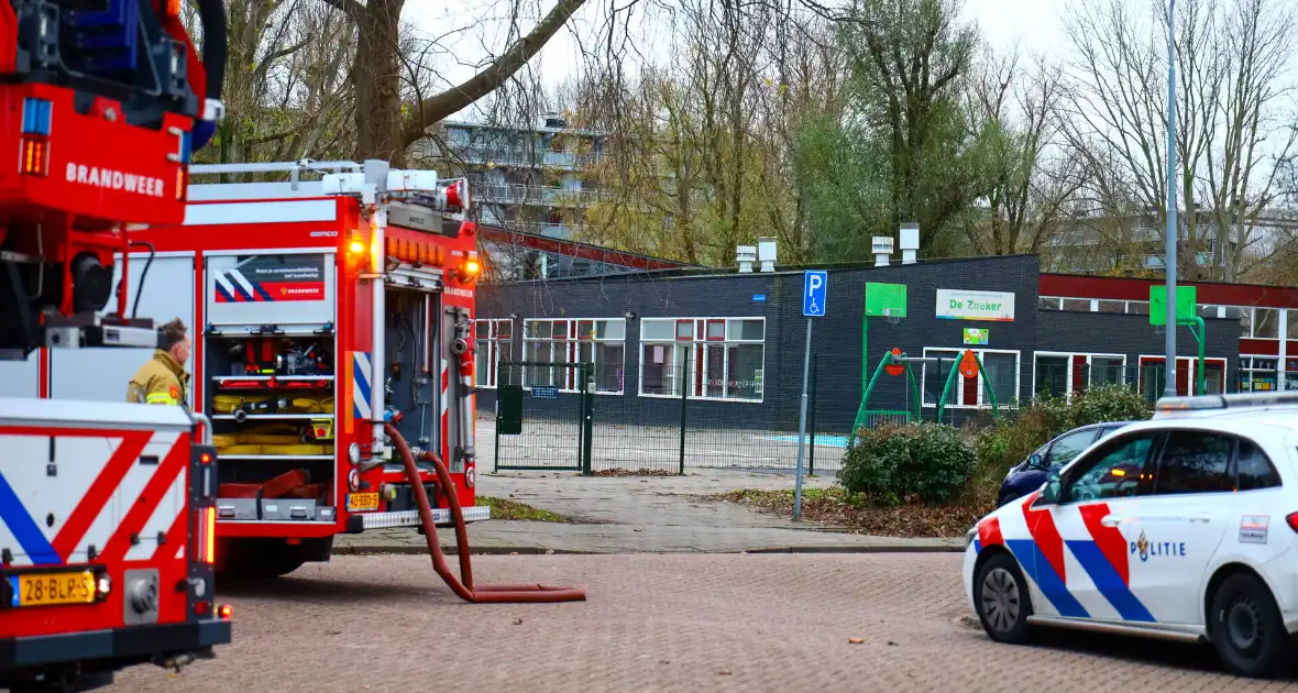 Brand in onderwijsinstelling snel onder controle - Foto 3