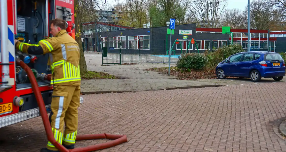 Brand in onderwijsinstelling snel onder controle - Foto 4