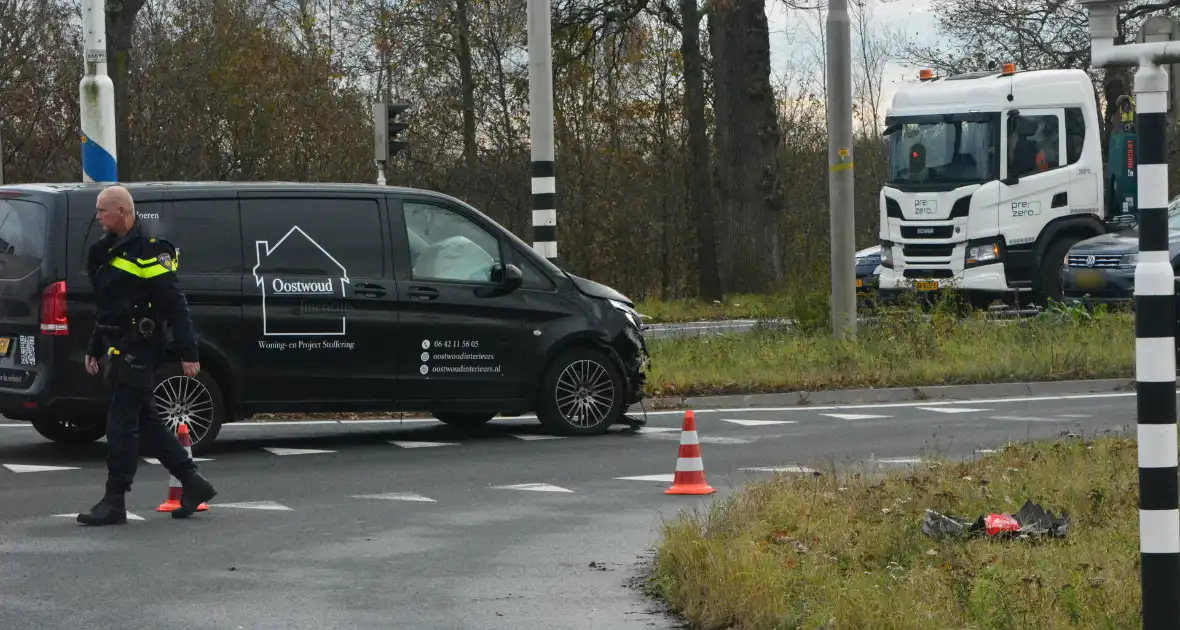 Ongeval tussen voertuigen leidt tot schade maar geen gewonden - Foto 1