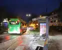 Flinke ravage na aanrijding tussen bus en bushalte