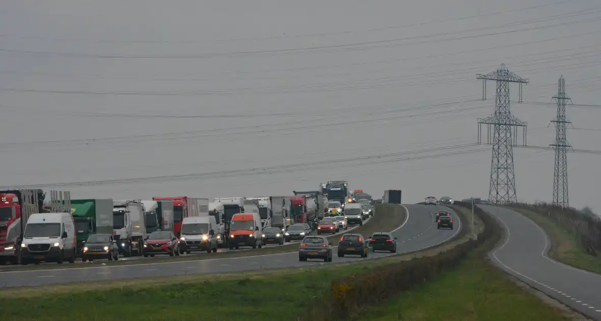 Ernstig verkeersongeval met meerdere voertuigen - Foto 2
