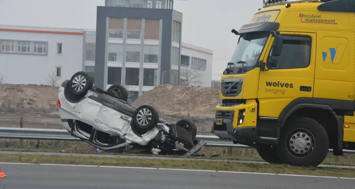 Ernstig verkeersongeval met meerdere voertuigen - Foto 3