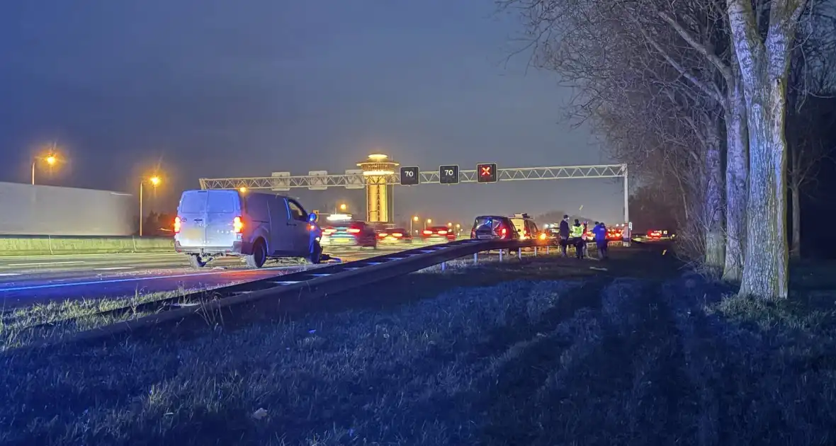 Aanrijding op A28 leidt tot verkeershinder - Foto 1