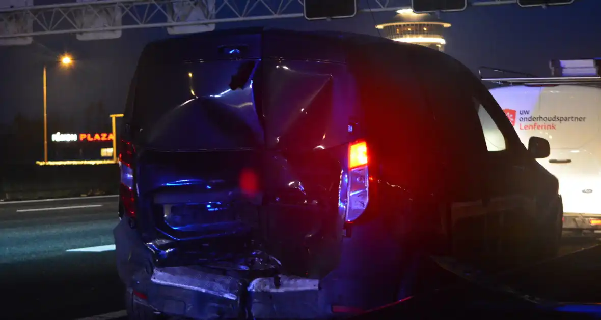 Aanrijding op A28 leidt tot verkeershinder - Foto 3