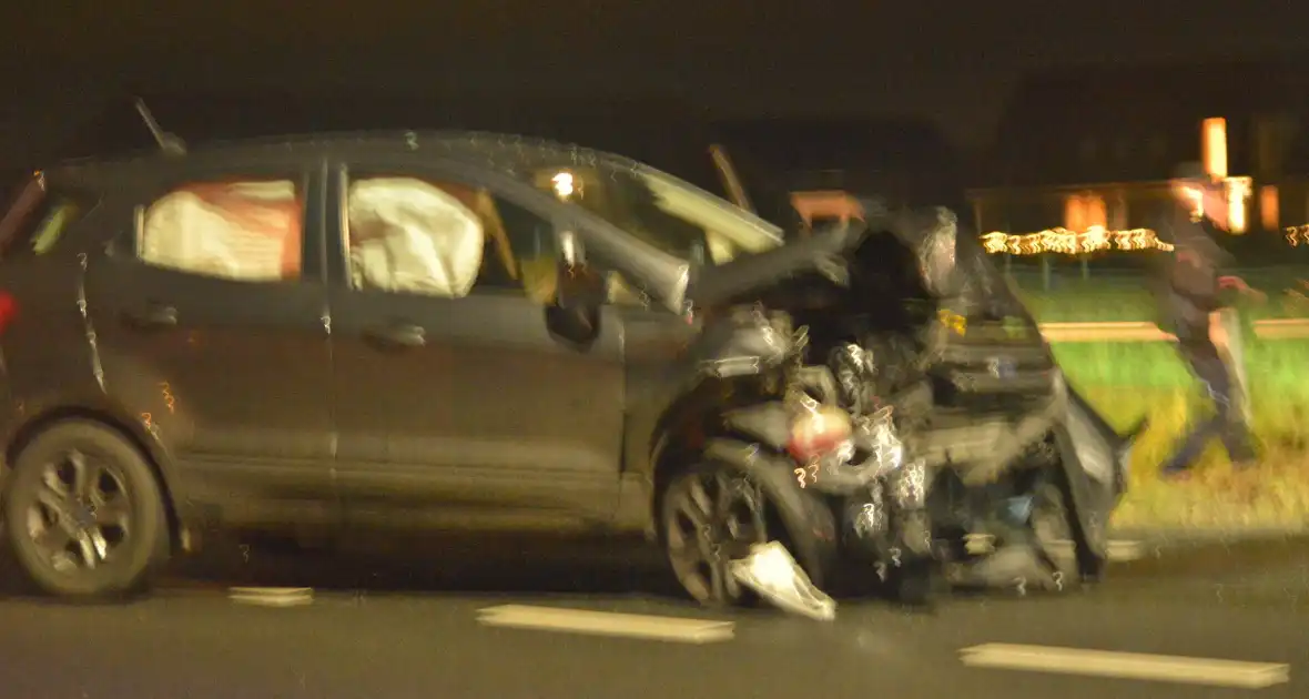 Zware aanrijding leidt tot gewonden en afsluiting van de weg